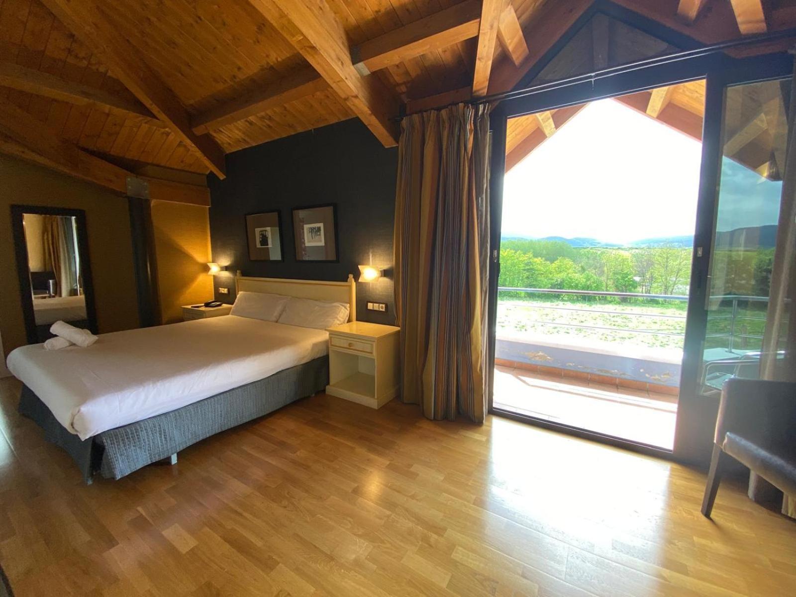 Roomrural Hotel Iru-Bide Lumbier Esterno foto