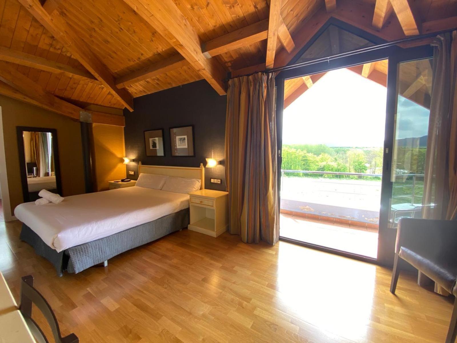 Roomrural Hotel Iru-Bide Lumbier Esterno foto